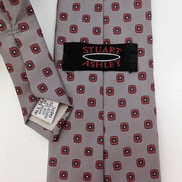 Stuart Ashley Men's Gray Print Silk Tie. Made in the USA. - Picture 4 of 5